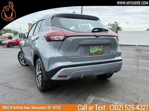 Boulder Gray Metallic 2024 Nissan Kicks SV
