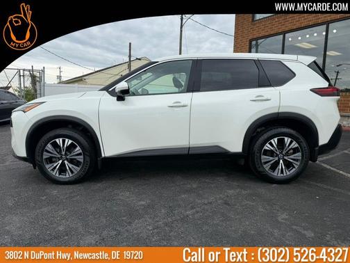 White 2021 Nissan Rogue SV
