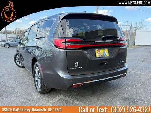 Granite Crystal Clearcoat Metallic 2022 Chrysler Pacifica Hybrid Touring L