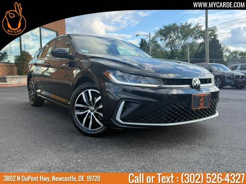 Deep Black Pearl Effect 2025 Volkswagen Jetta 1.5T SE