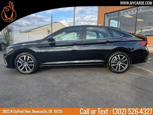 Deep Black Pearl Effect 2025 Volkswagen Jetta 1.5T SE