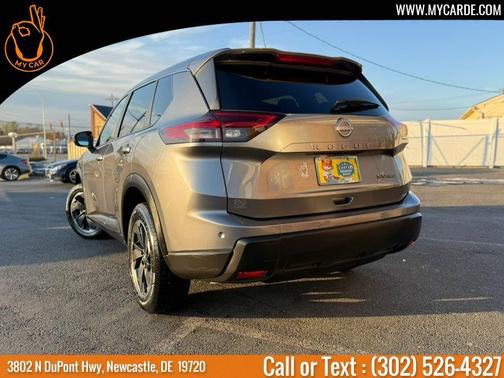 Gun Metallic 2024 Nissan Rogue SV