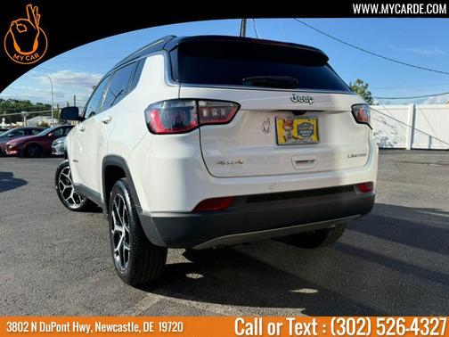 Bright White Clearcoat 2024 Jeep Compass Limited