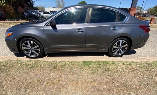 Brilliant Silver 2017 Nissan Altima 2.5 SR