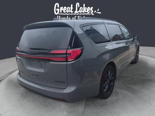 Ceramic Gray Clearcoat 2025 Chrysler Pacifica Limited