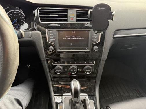 2017 Volkswagen Golf R 2.0T DSG