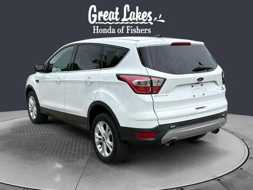 OXFORD WHITE 2017 Ford Escape SE