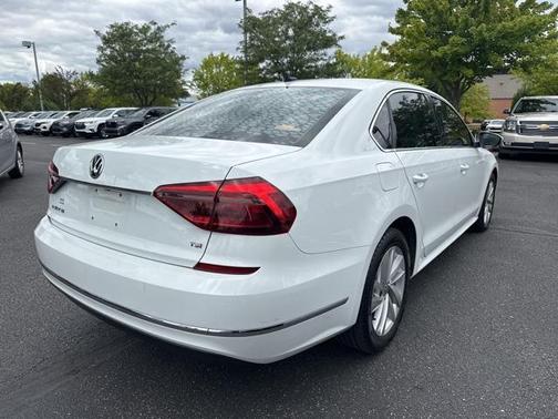 2018 Volkswagen Passat 2.0T SE