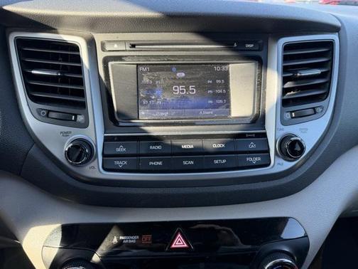 2017 Hyundai TUCSON SE