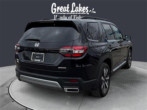 2025 Honda Pilot Touring 8-Passenger