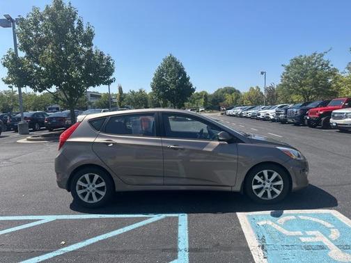 2014 Hyundai Accent SE