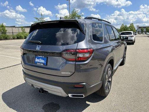 2025 Honda Pilot Touring 8-Passenger