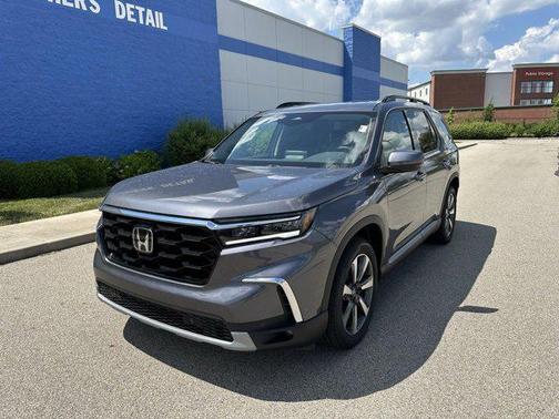 2025 Honda Pilot Touring 8-Passenger