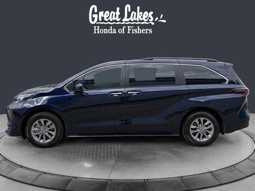 2025 Toyota Sienna XLE