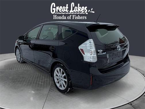 2014 Toyota Prius v Five