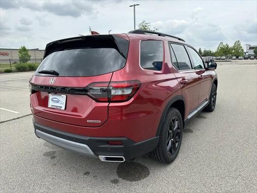 2025 Honda Pilot Touring 8-Passenger