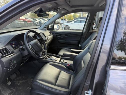 2022 Honda Pilot Touring 8-Passenger