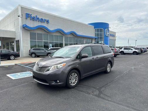 2013 Toyota Sienna XLE