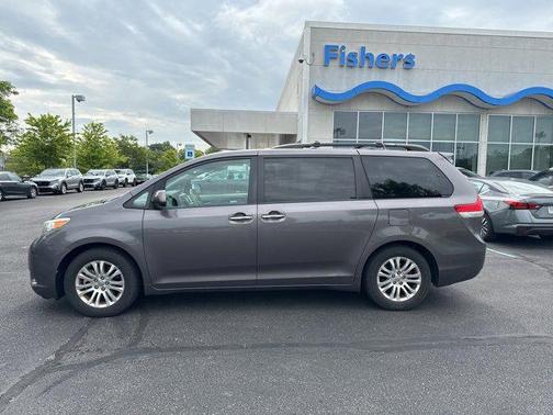 2013 Toyota Sienna XLE
