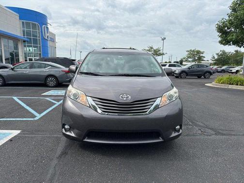 2013 Toyota Sienna XLE