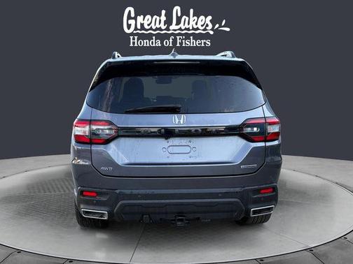 Modern Steel Metallic 2024 Honda Pilot Touring 8-Passenger