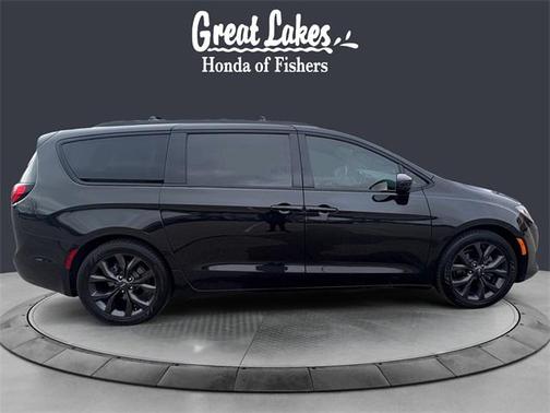 2018 Chrysler Pacifica Touring-L