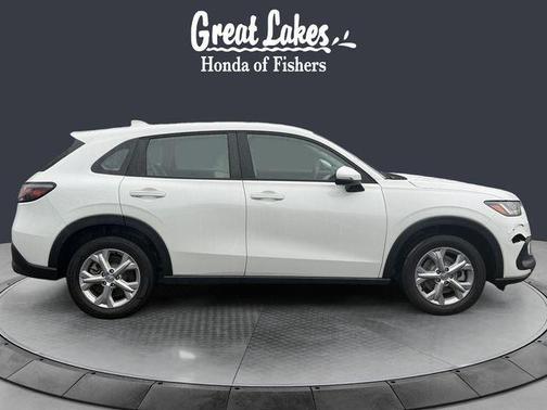 Platinum White Pearl 2023 Honda HR-V LX