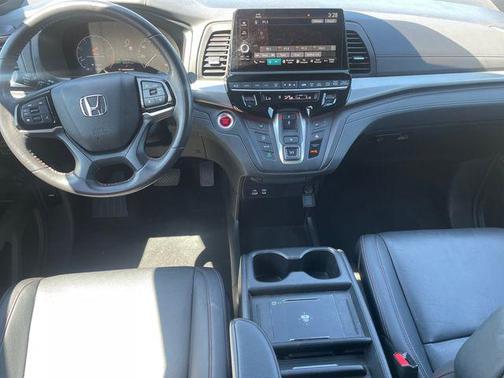 Radiant Red Metallic II 2025 Honda Odyssey Sport-L