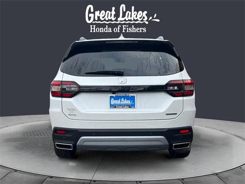 2025 Honda Pilot Touring 8-Passenger