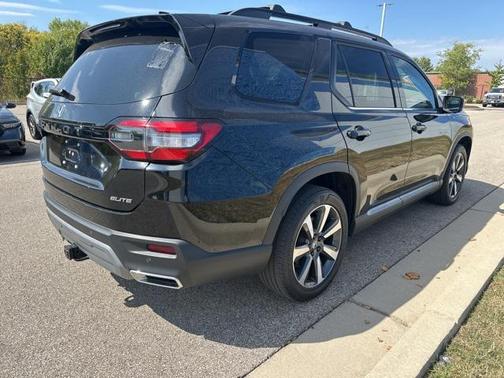 2023 Honda Pilot AWD Elite