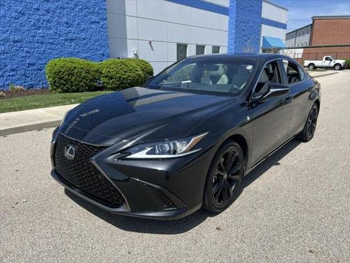 2022 Lexus ES 300h F SPORT