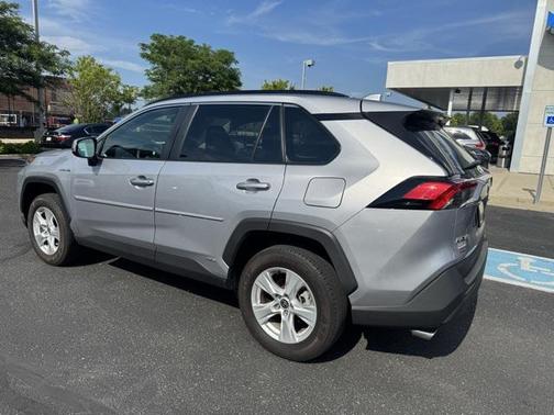 2021 Toyota RAV4 Hybrid XLE