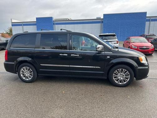 2014 Chrysler Town & Country Touring-L