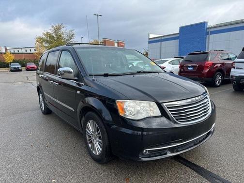 2014 Chrysler Town & Country Touring-L
