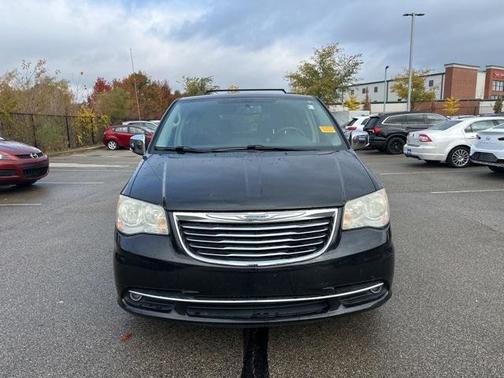 2014 Chrysler Town & Country Touring-L