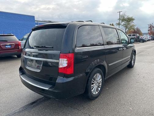 2014 Chrysler Town & Country Touring-L