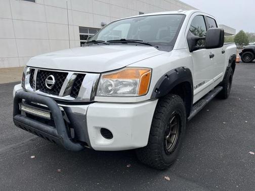 2014 Nissan Titan SV