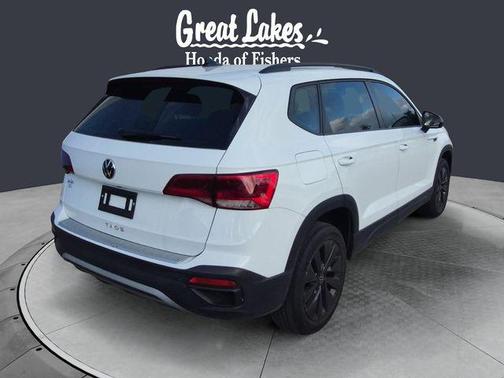 Pure White 2024 Volkswagen Taos 1.5T S