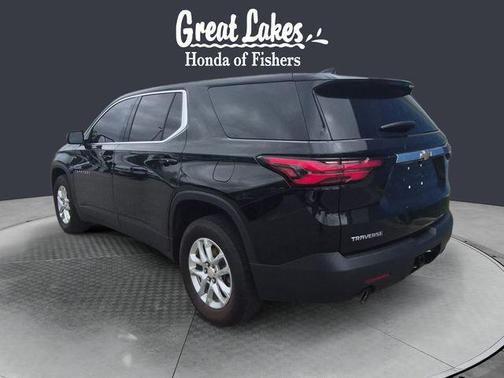 Mosaic Black Metallic 2022 Chevrolet Traverse LS