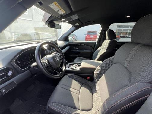 2023 Honda Pilot AWD Sport