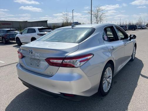 2020 Toyota Camry Hybrid XLE
