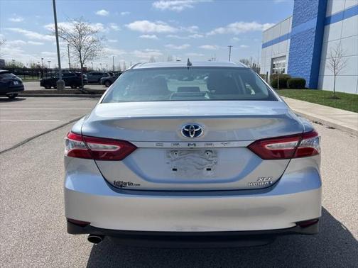 2020 Toyota Camry Hybrid XLE