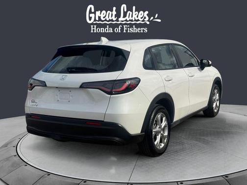 Platinum White Pearl 2024 Honda HR-V LX