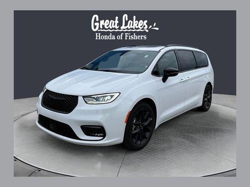 Bright White Clearcoat 2025 Chrysler Pacifica Limited