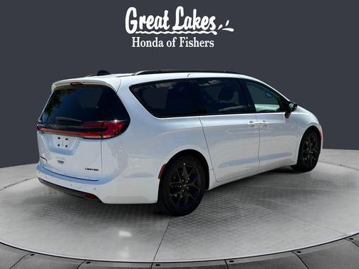 Bright White Clearcoat 2025 Chrysler Pacifica Limited