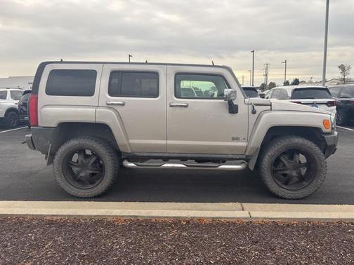 2006 Hummer H3 Base