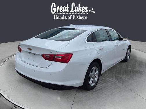 Summit White 2024 Chevrolet Malibu FWD 1LT