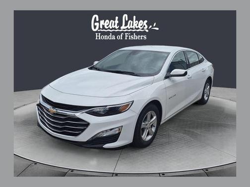 Summit White 2024 Chevrolet Malibu FWD 1LT