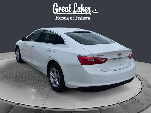 Summit White 2024 Chevrolet Malibu FWD 1LT