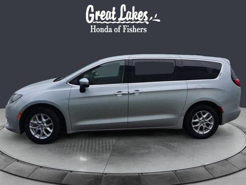 Silver Mist Clearcoat 2023 Chrysler Voyager LX